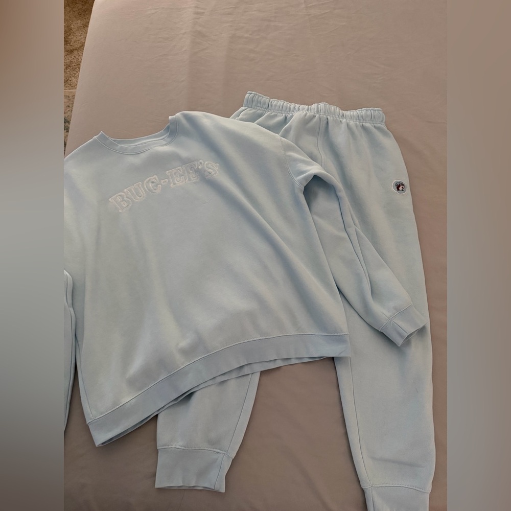 Buccees sweatshirt and sweat pants set